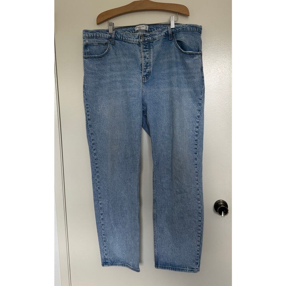 Abercrombie & Fitch Women's The Dad High-Rise Jean Size 34 / 18L